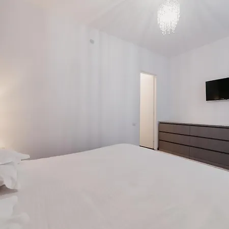 Meteor Aparthotel