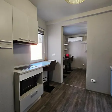 Meteor Aparthotel 3*